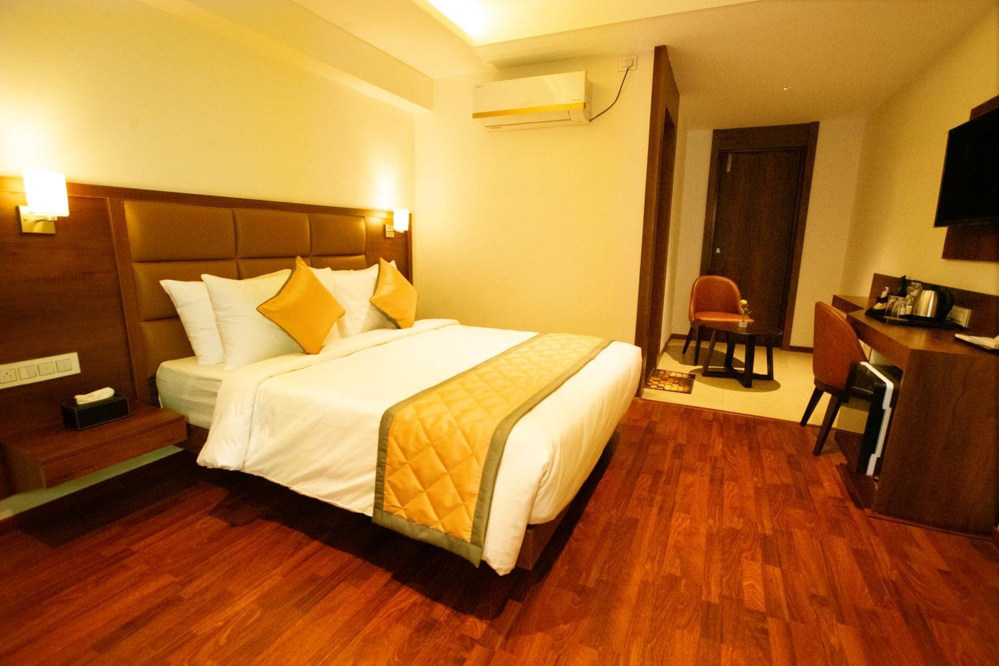 Golden Fortune Inn Hotel Bangalore Exterior foto